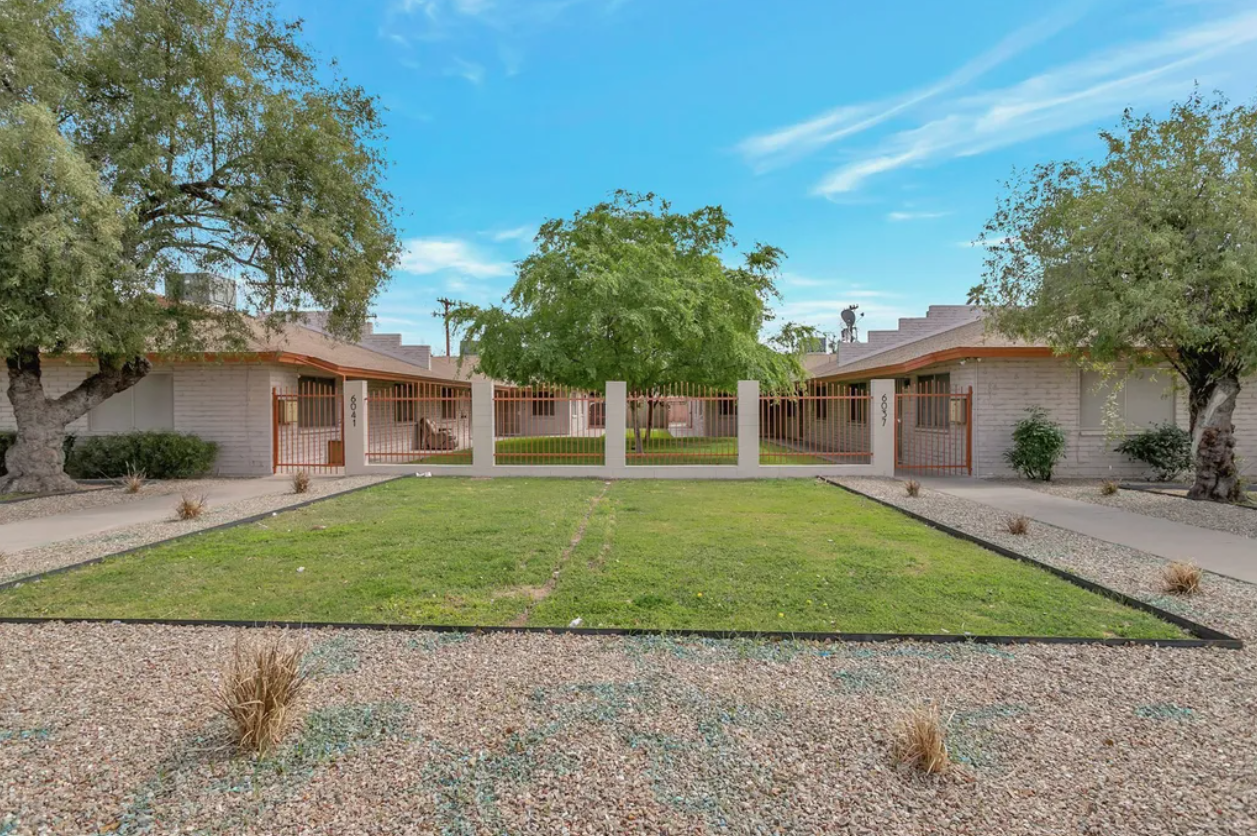 23 Palms Apartments photo 3